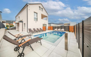 1 Bedroom Gorgeous Apartment In Kastel Novi